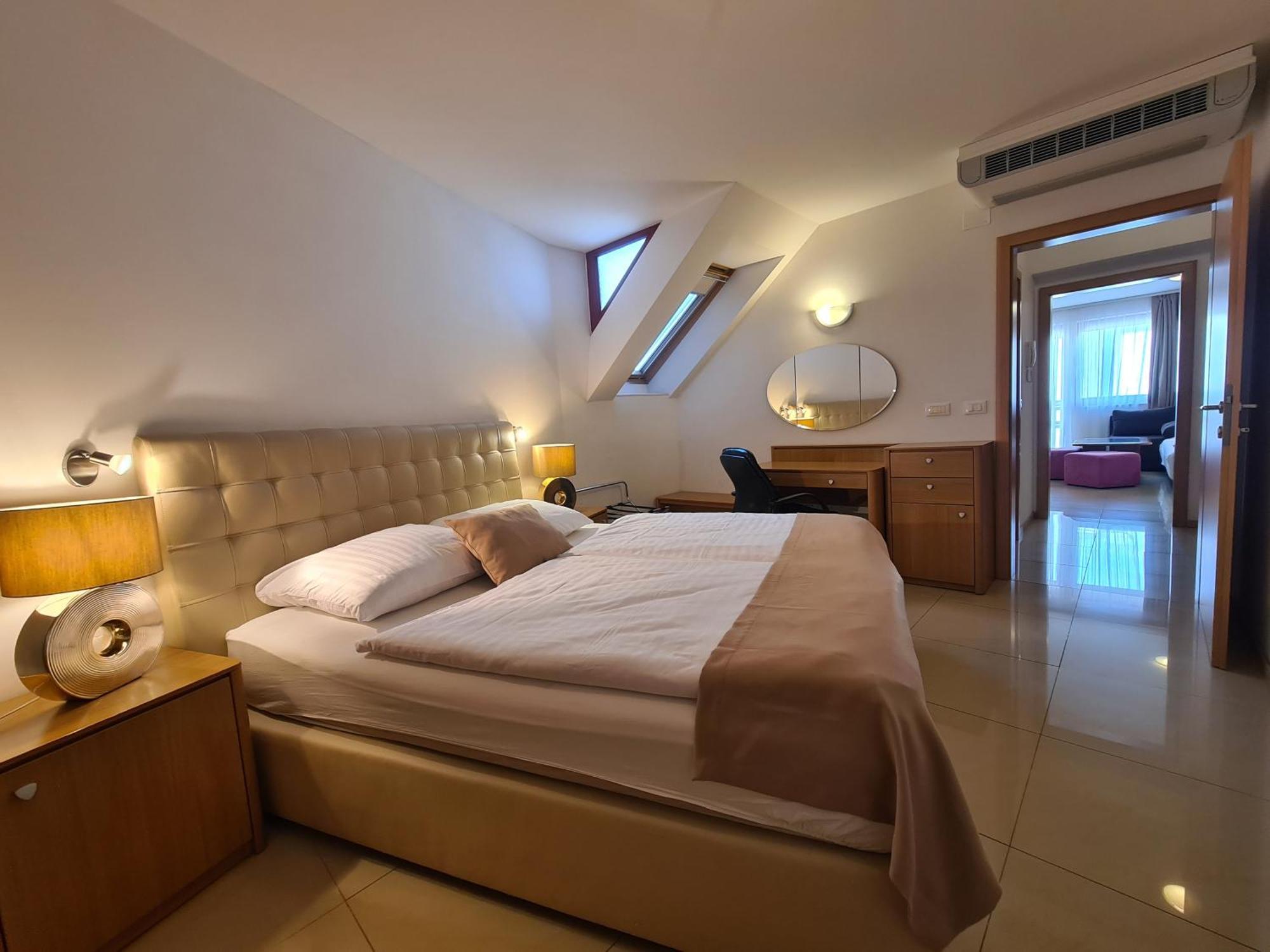 Aparthotel Gaja เบลด ภายนอก รูปภาพ